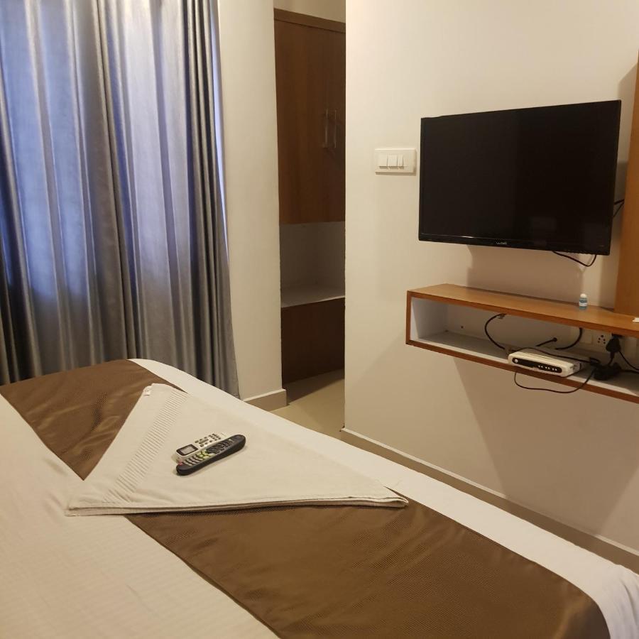 The Galaxy Suites Kochi Extérieur photo