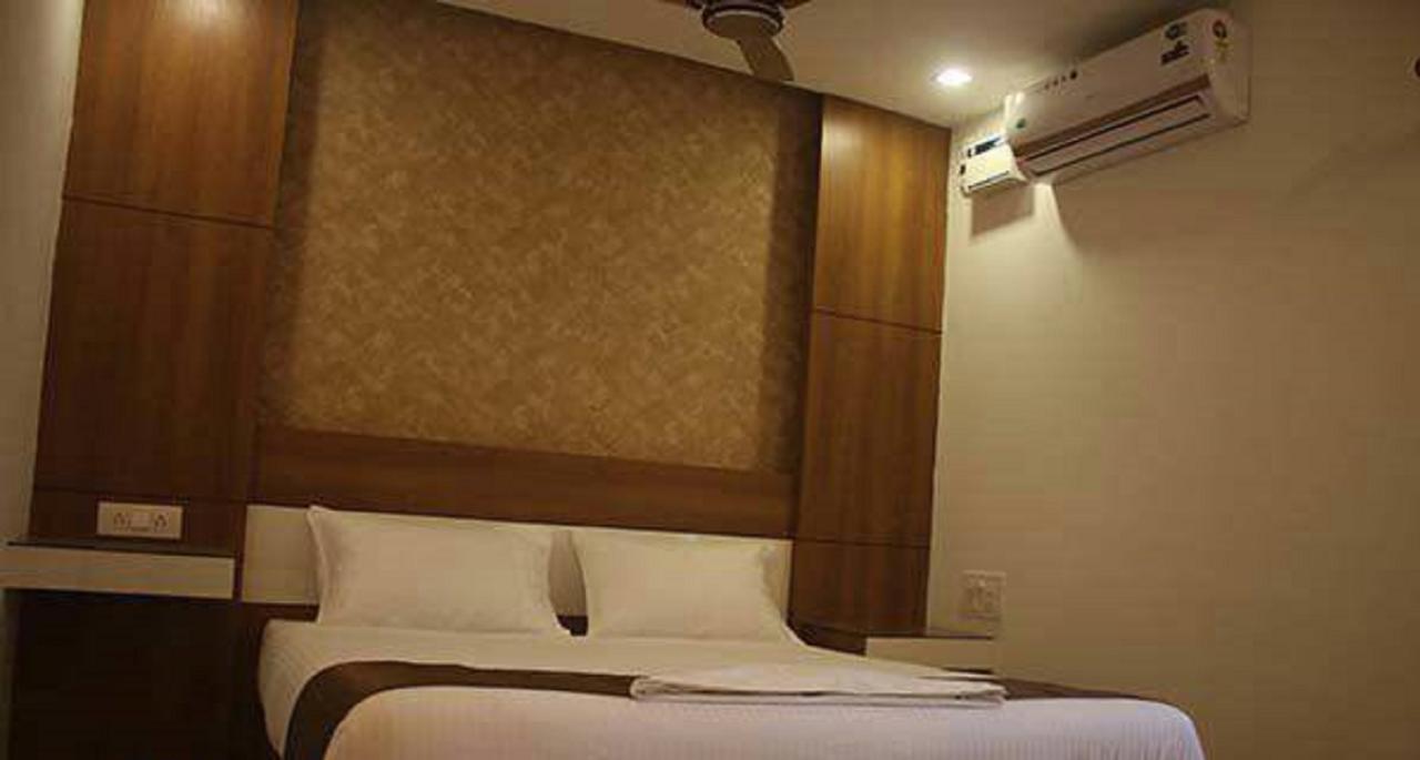 The Galaxy Suites Kochi Extérieur photo