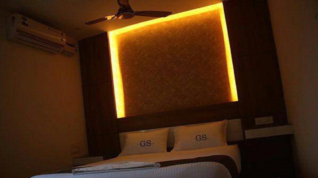 The Galaxy Suites Kochi Extérieur photo