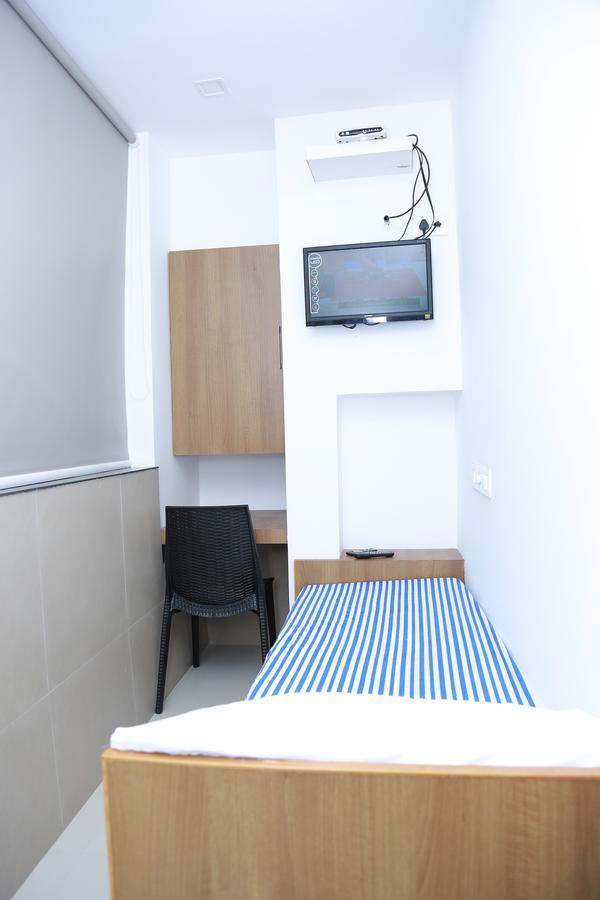 The Galaxy Suites Kochi Extérieur photo