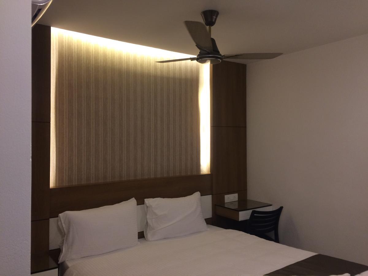 The Galaxy Suites Kochi Extérieur photo