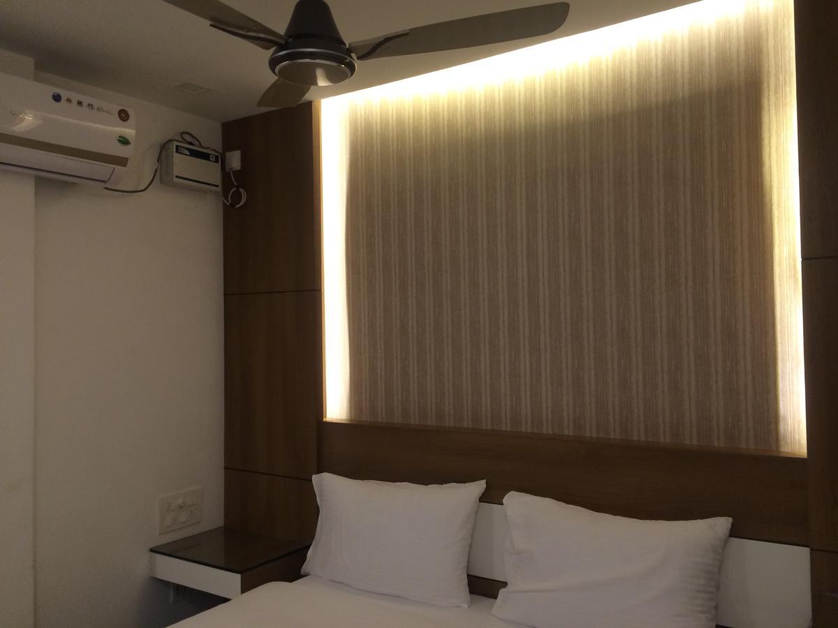 The Galaxy Suites Kochi Extérieur photo